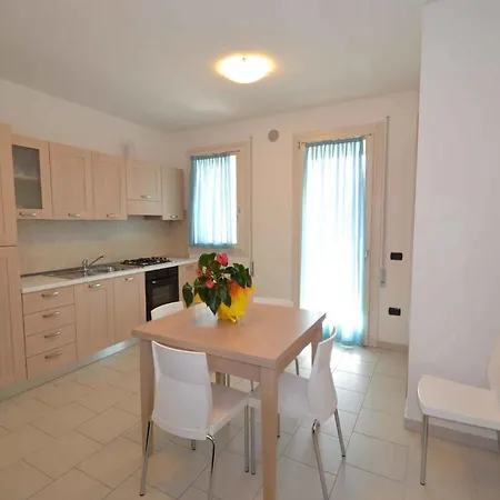 Two-bedroom Rosolina Mare Near Sea 9
