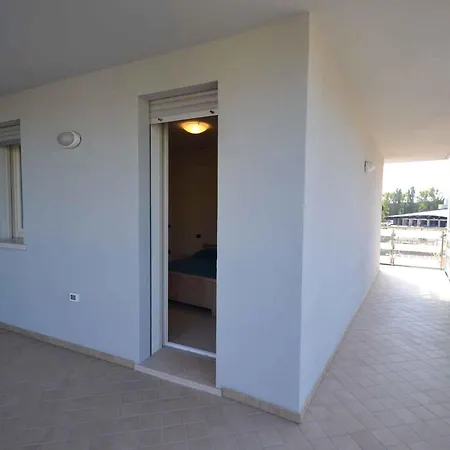Two-bedroom Rosolina Mare Near Sea 9