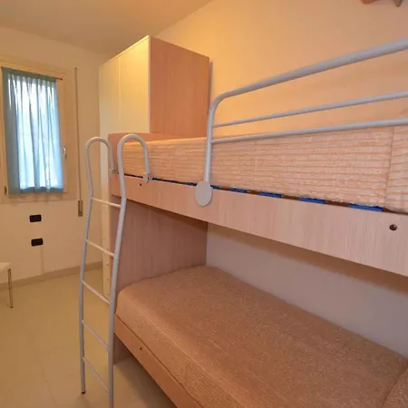Apartman Two-bedroom Rosolina Mare Near Sea 9